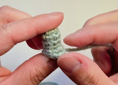 Crochet tutorial step